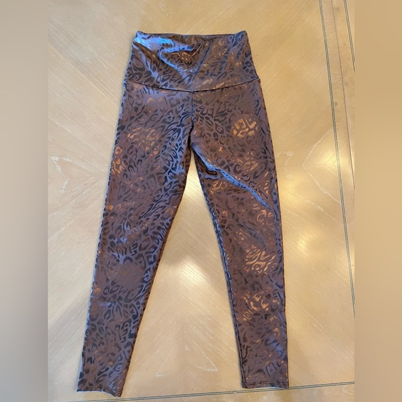 Onzie Animal Print Foil Metallic Midi Legging - Picture 2 of 5